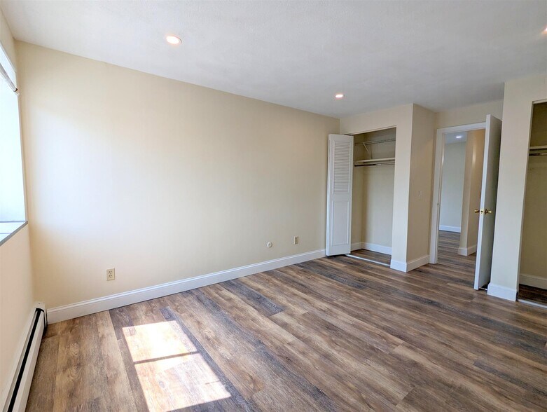 Building Photo - 84 Newbury St