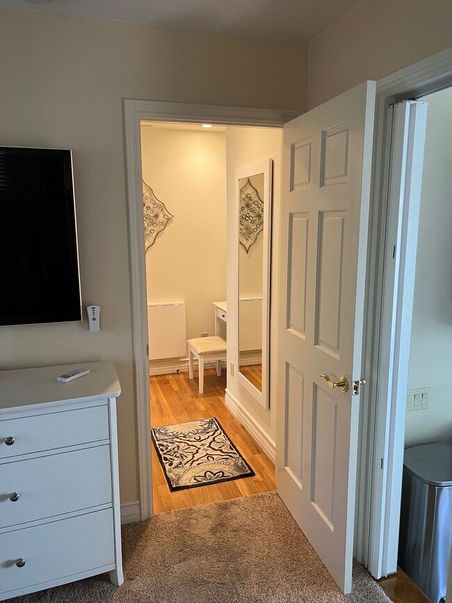 Building Photo - 1318 San Rafael Ave