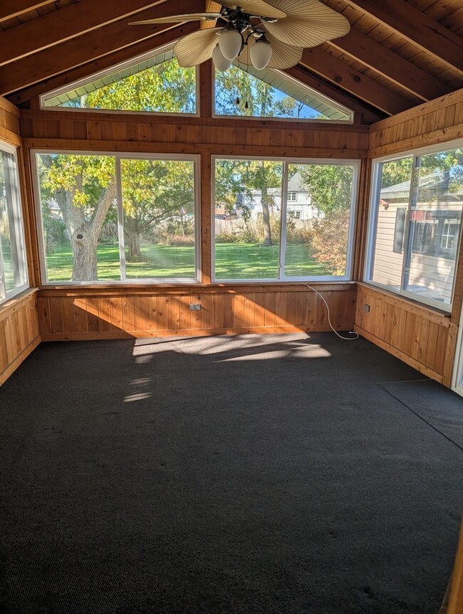 Building Photo - 342 Sunrise Ave