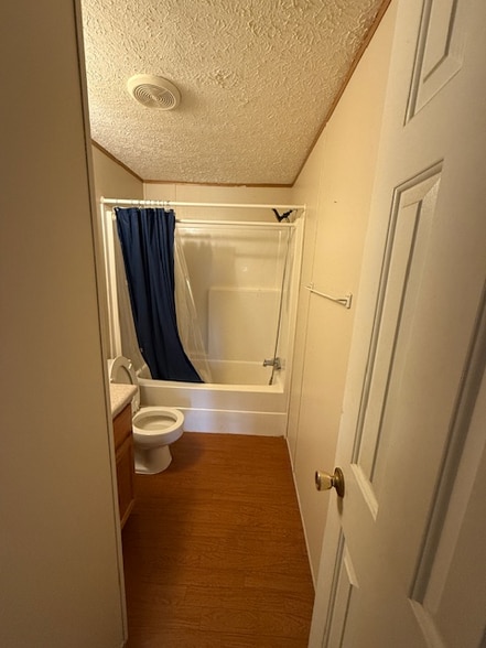 Building Photo - 1014 Lbj Ct