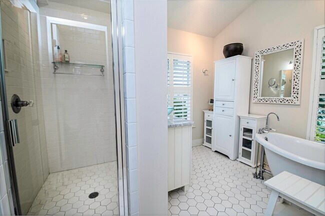 Building Photo - 312 Amelia Ct