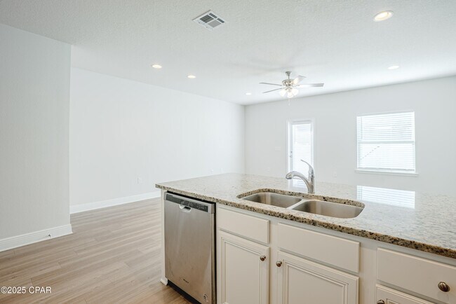 Building Photo - 7472 Shadow Lake Dr