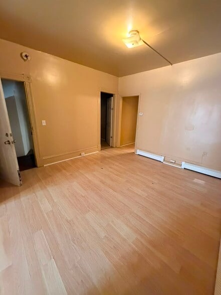 Building Photo - 381 8th St
