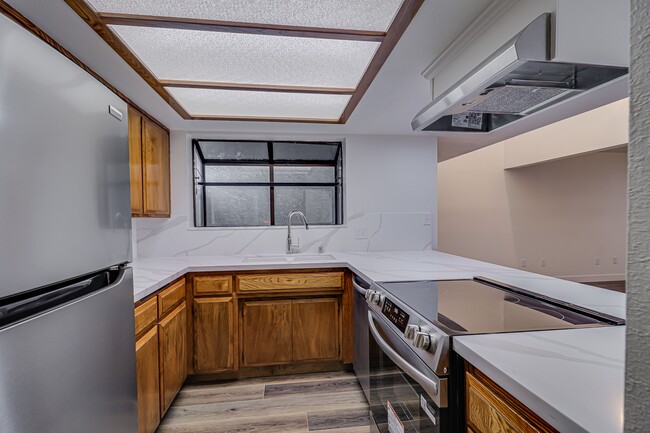 Building Photo - 7330 Stockdale Hwy