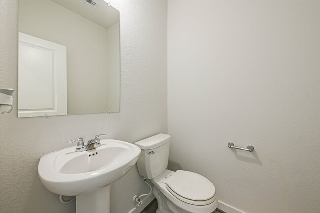 Building Photo - 16911 Lagos Ln