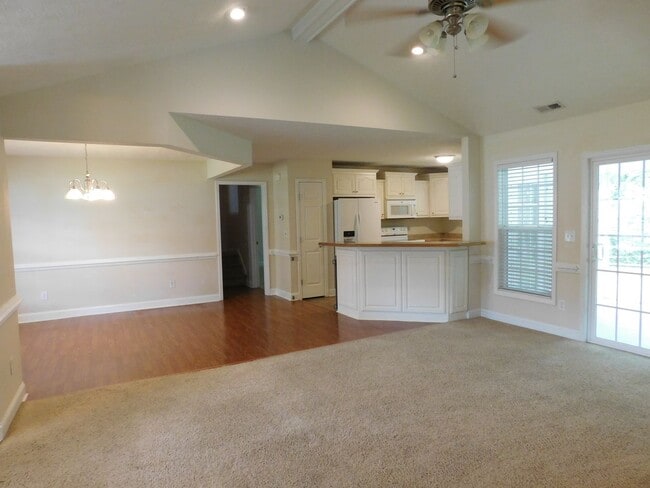 Building Photo - 408 Sweet Gum Way