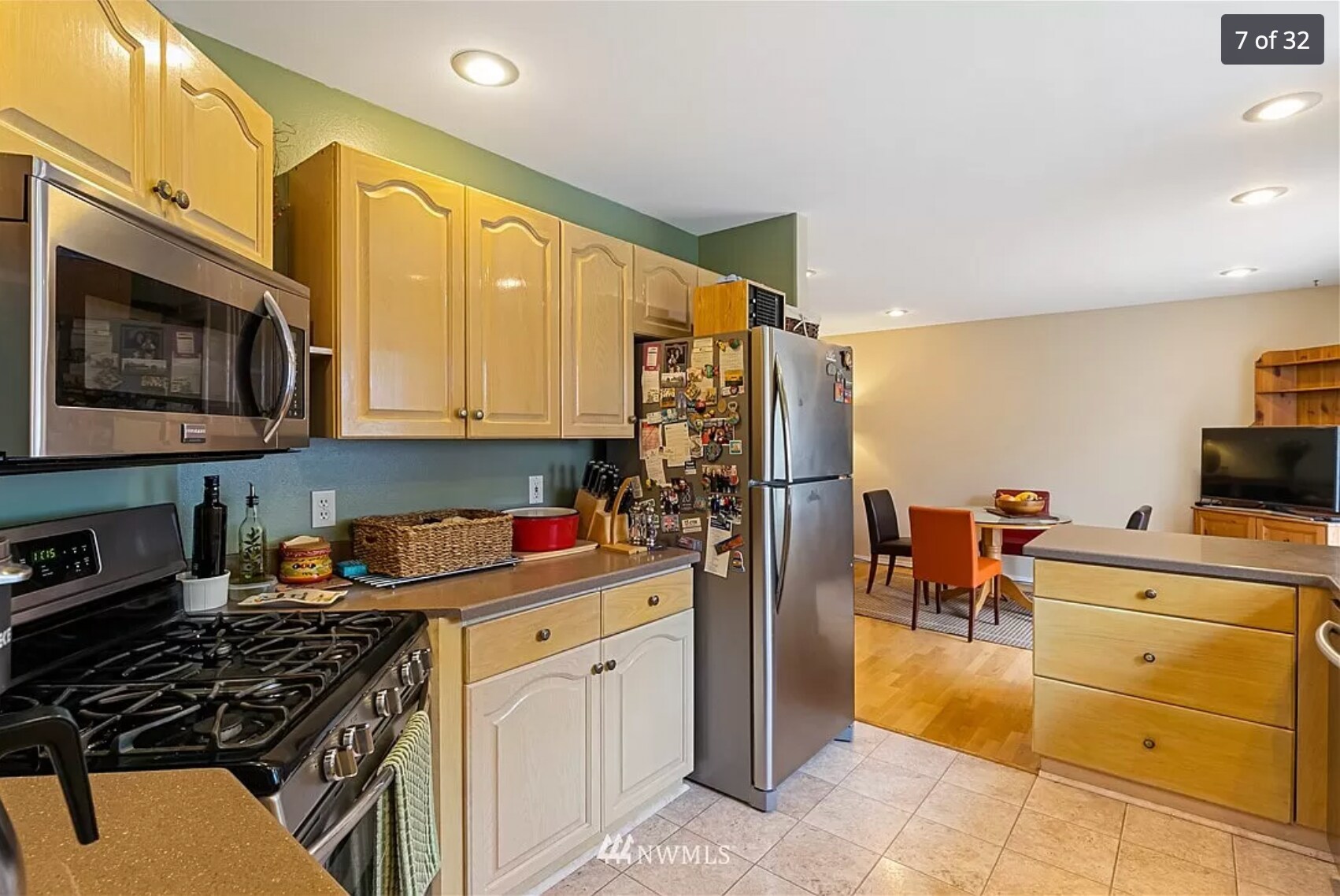 Kitchen with gas stove - 1317 Ethan Ct