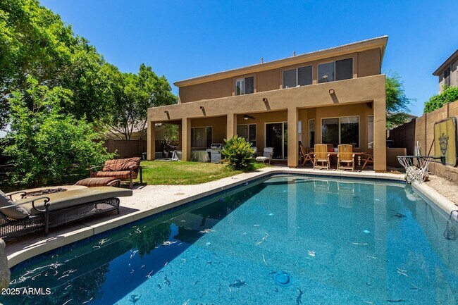 Building Photo - 10573 E Sheena Dr