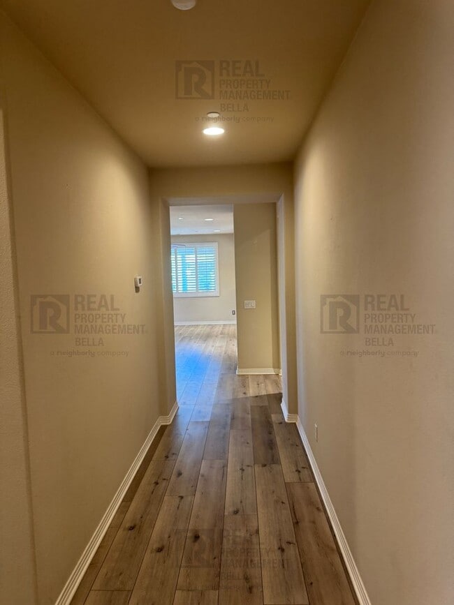 Building Photo - Modern Comfort Meets Resort Living – Gorgeous Single-Story in The Lakes Community