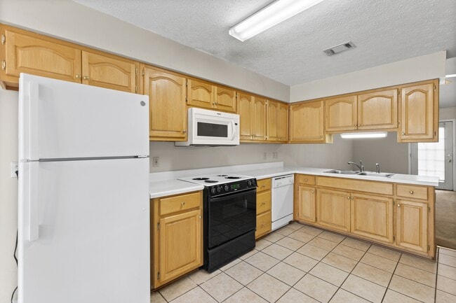 Building Photo - 717 Yeager Ln