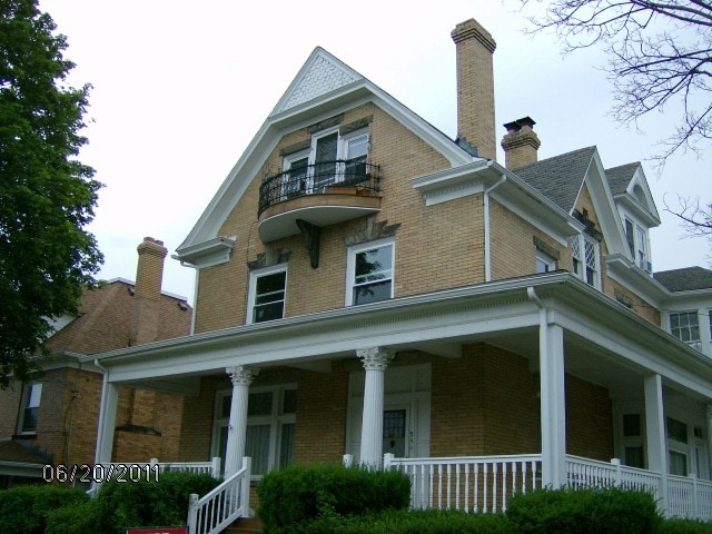Primary Photo - 544 E Pearl St