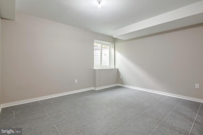 Building Photo - 3832 Manor St