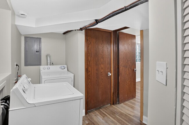 Building Photo - 9722 S Merrion Ave