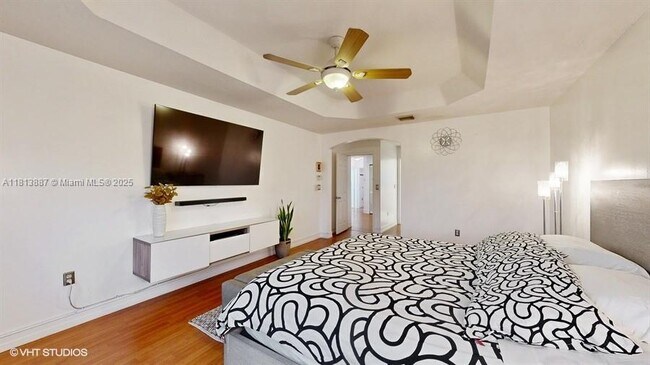 Building Photo - 6861 NW 107th Ct