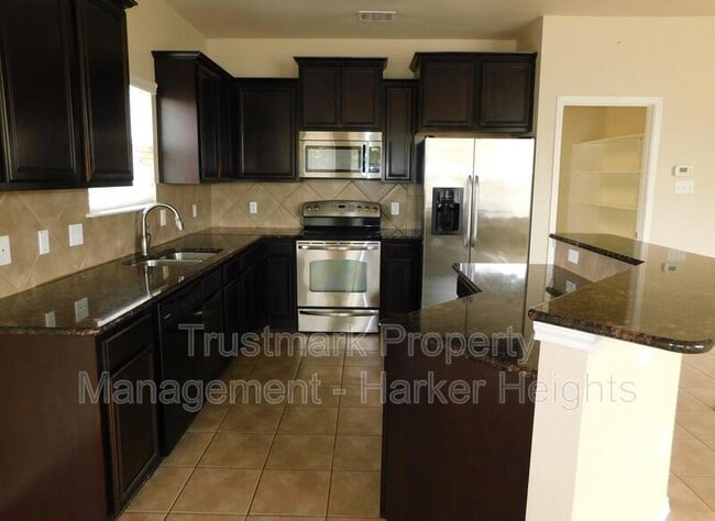 Building Photo - 6202 Suellen Ln