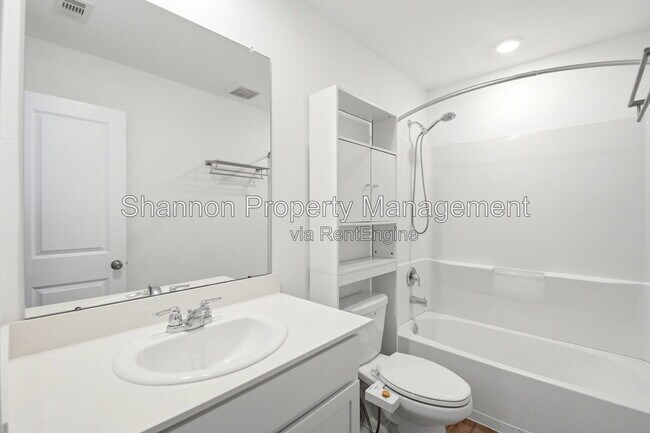 Building Photo - 27147 Breakaway Ln