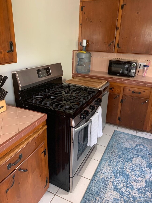 Building Photo - 4715 Del Mar Ave