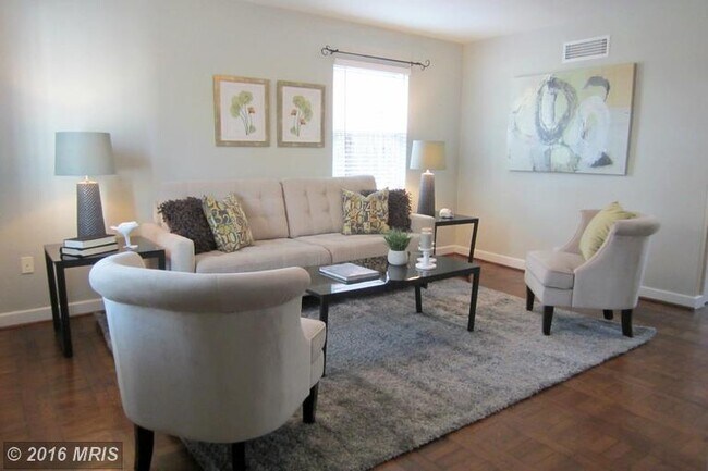 Primary Photo - 906 S Highland St