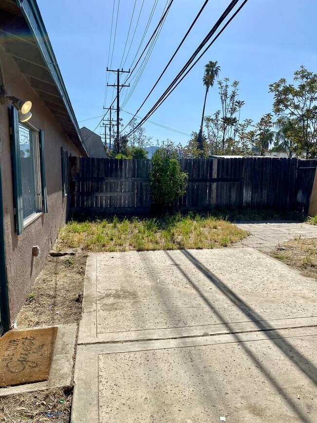 Building Photo - J &amp; R Properties-4th Street