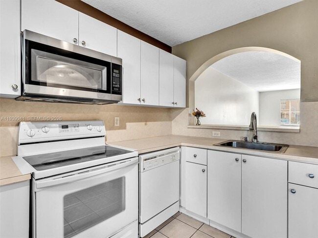 Building Photo - 1271 SE 28th Ct