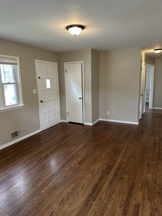 Building Photo - 4005 N Jackson Ave