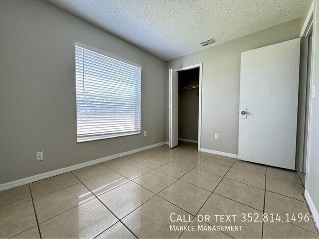 Building Photo - 2212 Florida Dr