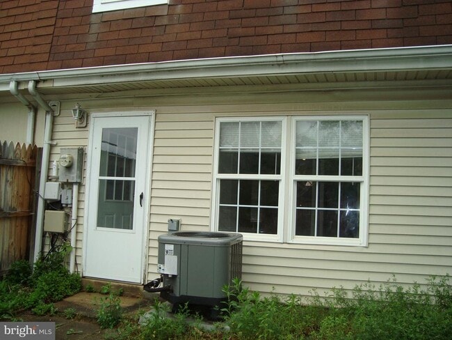 Building Photo - 1807 Arwell Ct