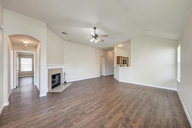 Building Photo - 18613 White Water Cove