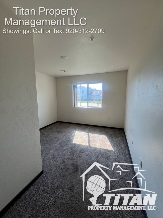 Building Photo - 3425 Logan Dr