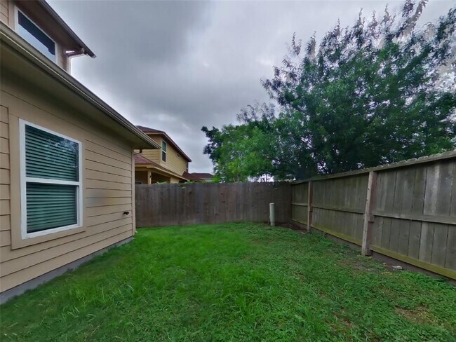 Building Photo - 12711 Plummersville St