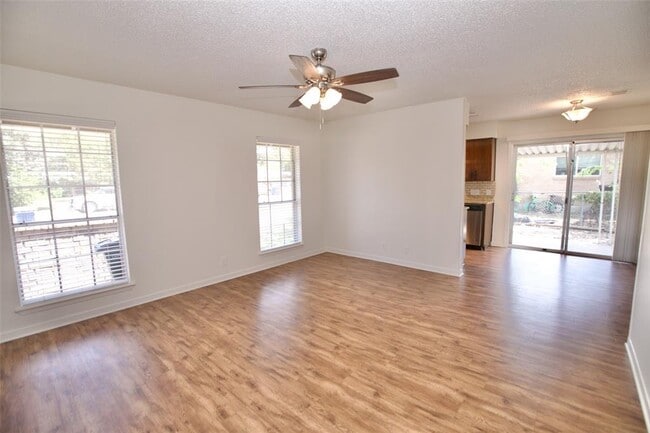 Building Photo - 2203 Lanier Dr