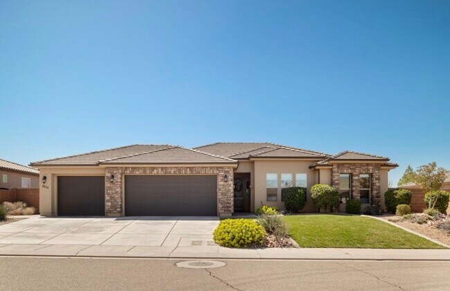 Building Photo - Cattail Way