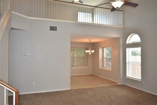 Building Photo - 504 Woodsorrel Way