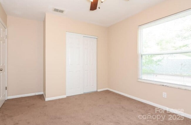 Building Photo - 4039 Rutherford Dr