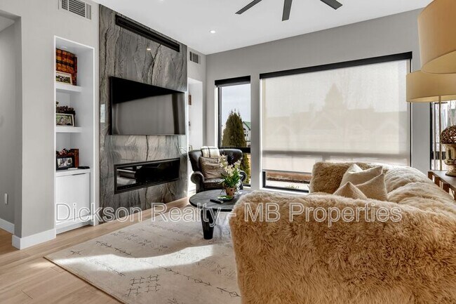 Building Photo - 76 Caballada St