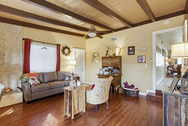 Building Photo - Beautifully Maintained Single-Level Home in La Mesa — 3 Bed / 2 Bath | 1,627 Sq Ft