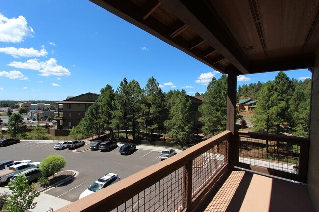 Building Photo - 1650 E Ponderosa Pkwy