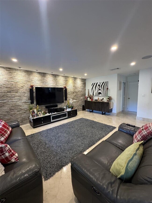 Building Photo - 10973 NW 53rd Ln