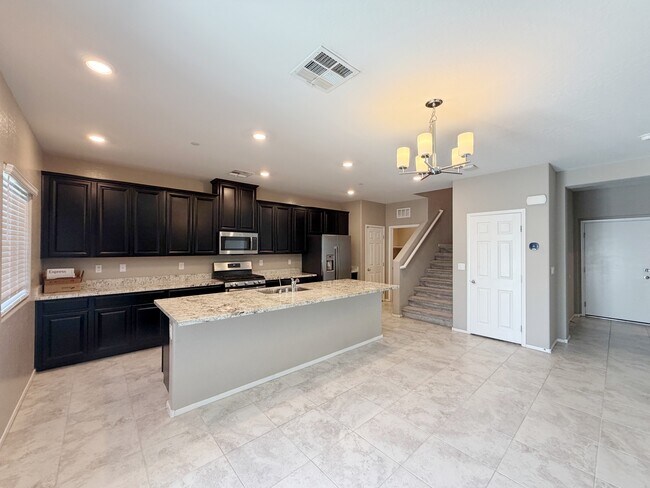 Building Photo - 4495 Vigny St