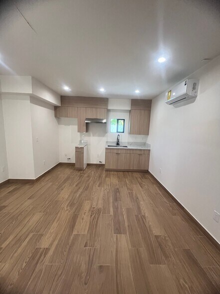 Building Photo - 6903 Fulton Ave