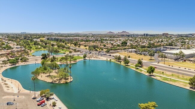 Building Photo - 8141 E Vista Dr