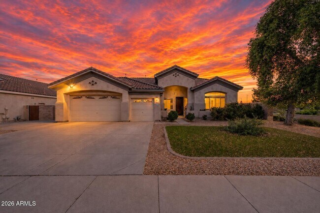 Building Photo - 8663 W Yukon Dr