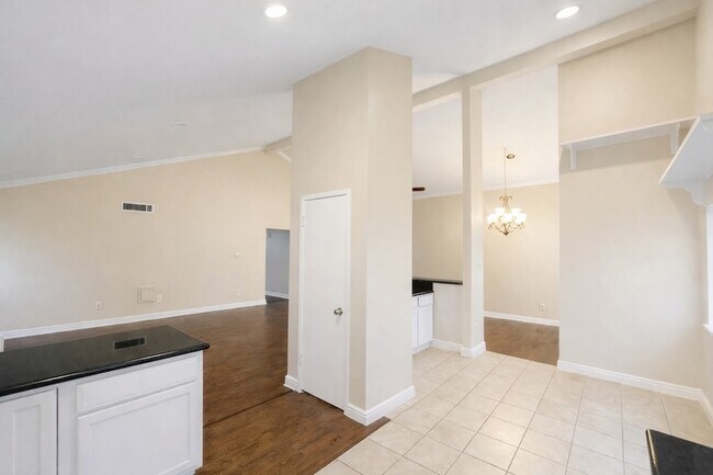 Building Photo - 2419 Woven Wood Ln
