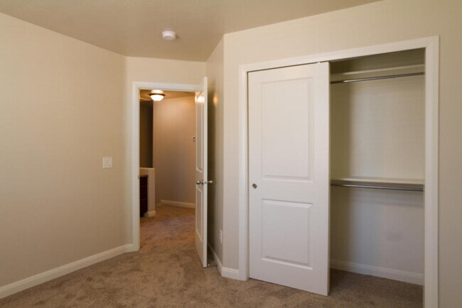 Building Photo - Beautiful Desert Hills Beauty!  Casitas at Hidden Valley