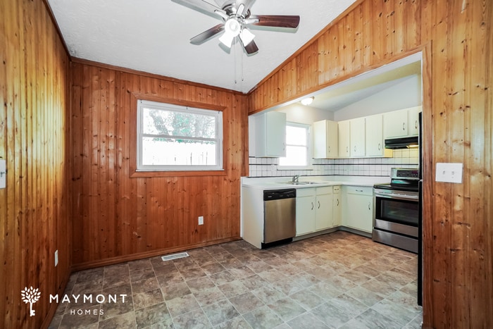Building Photo - 2121 Poplar St