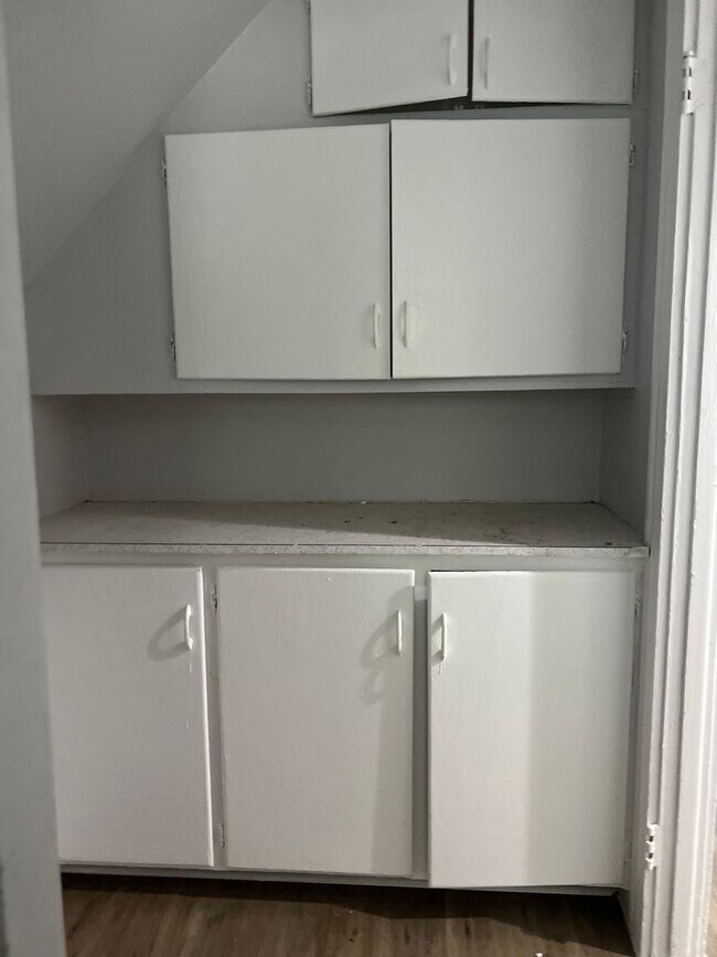 Building Photo - 175 Avenue E