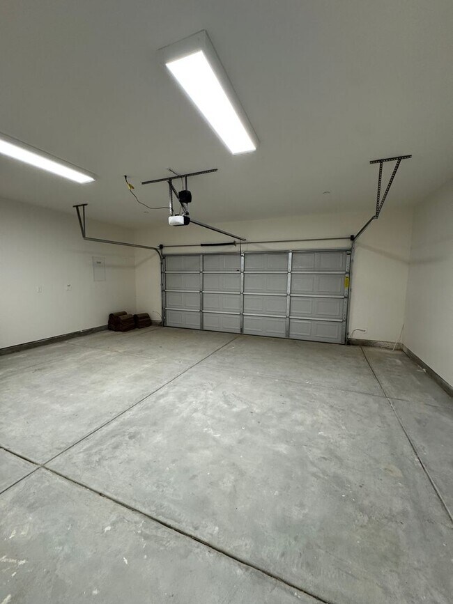Building Photo - ***New Rental Home***
