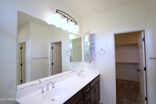 Building Photo - 5719 W Encinas Ln