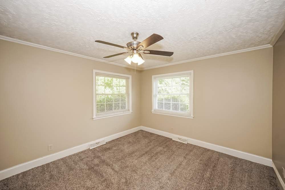 Building Photo - 207 N Milford Dr