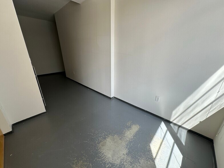 Building Photo - 117 E Berkeley St